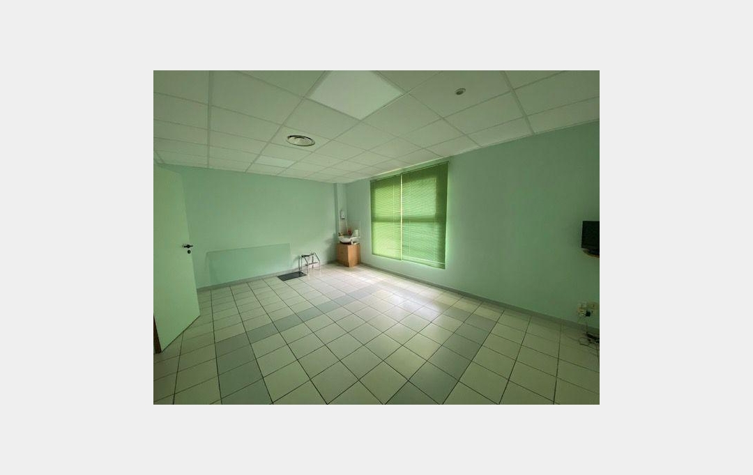 Annonces BOUCBELAIR : Office | PLAN-DE-CUQUES (13380) | 81 m2 | 1 650 € 
